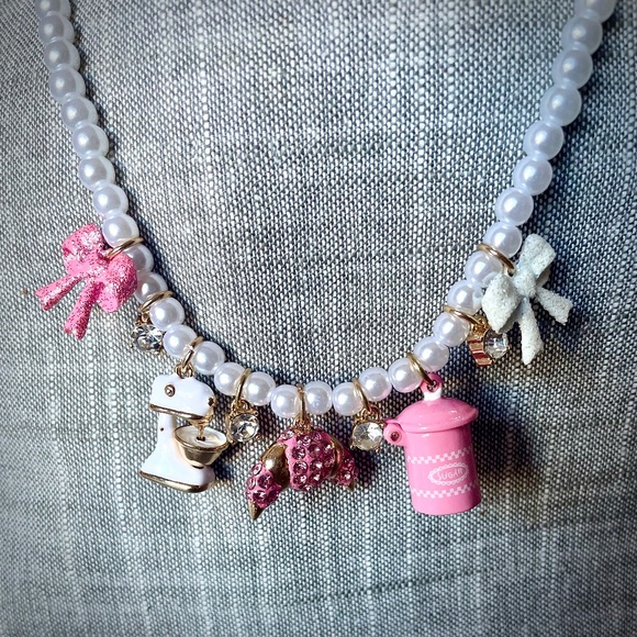 *~* NEW Betsey Johnson BABYCAKES NECKLACE ~ BAKiNG Pearls MiXER Croissant SUGAR - Picture 3 of 6